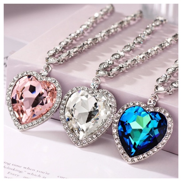 🎁 Swarovski Crystals KARRA Large Heart Necklace - Picture 5 of 7